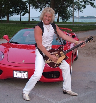 Illustration for article titled Would You Pay This Douche $300 To Drive You In His Ferrari?